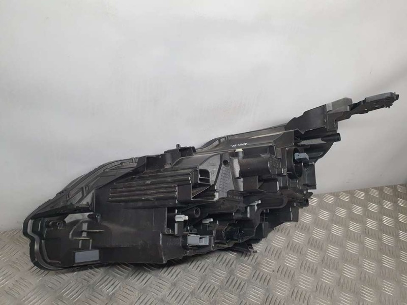 Recambio de faro derecho para peugeot 3008 gt line referencia OEM IAM 9836230580 89914260 VALEO