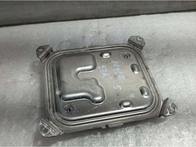 Recambio de centralita faro para peugeot 308 gt referencia OEM IAM 984319448001 A3C0003441400 CONTINENTAL