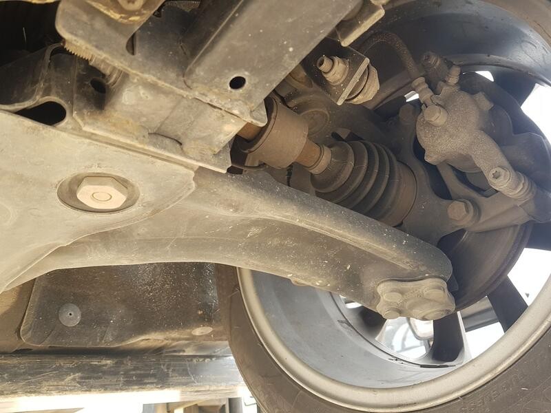 Recambio de brazo suspension inferior delantero izquierdo para renault megane iv hatchback (b9a/m/n_) 1.5 dci 110 (b9a3) referen