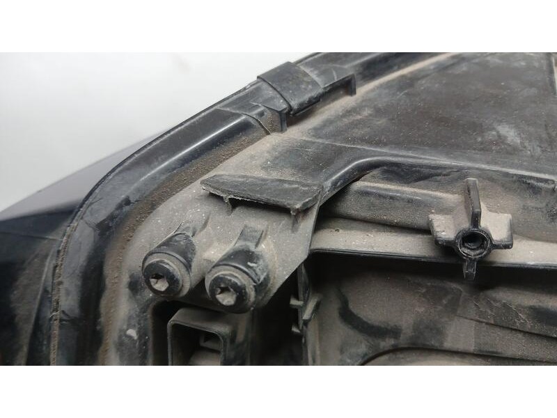 Recambio de faro derecho para audi a4 ber. (b8) básico referencia OEM IAM 8K0941030AJ PATAS ROTAS 