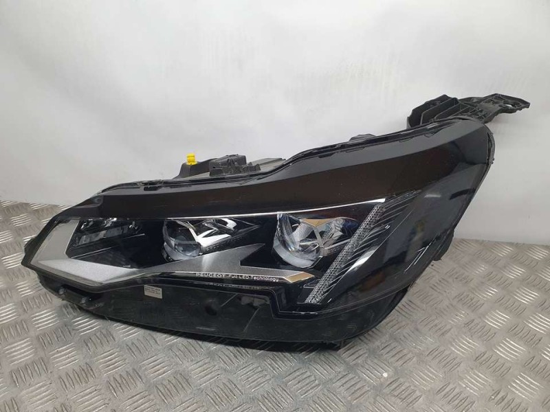 Recambio de faro izquierdo para peugeot 3008 gt line referencia OEM IAM 9836230680 89914261 VALEO