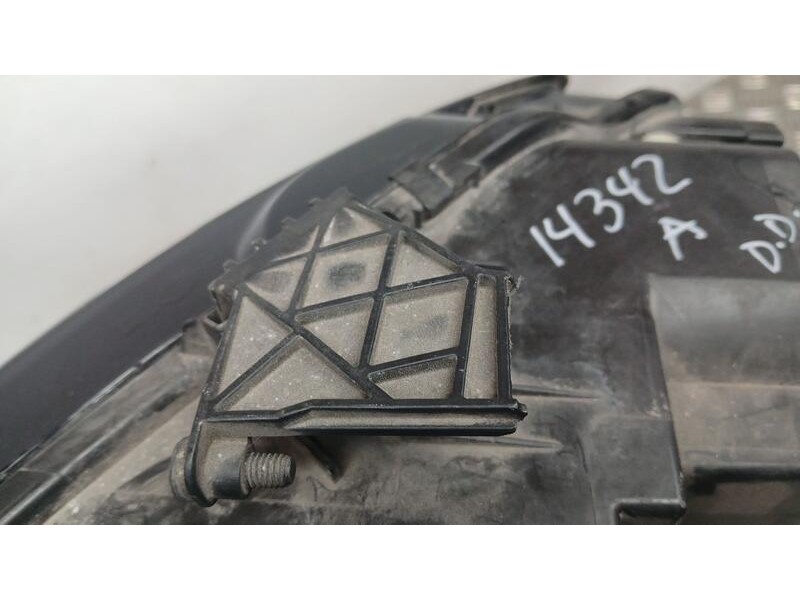 Recambio de faro derecho para audi a4 ber. (b8) básico referencia OEM IAM 8K0941030AJ PATAS ROTAS 