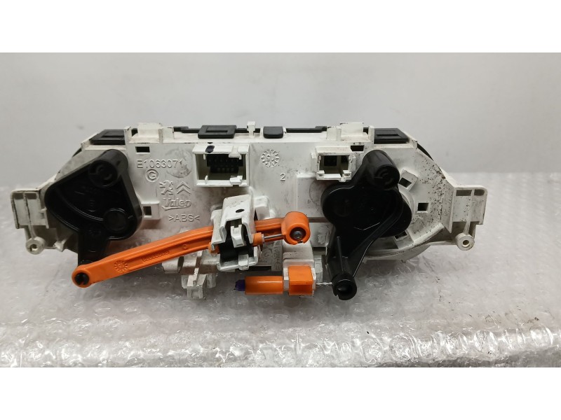Recambio de mando calefaccion / aire acondicionado para peugeot 208 i (ca_, cc_) 1.4 hdi referencia OEM IAM 96722483ZD  E1063173