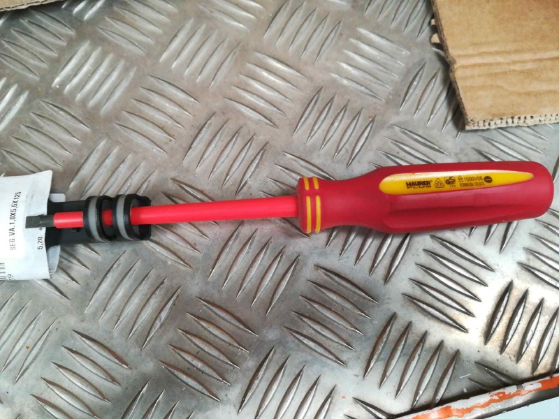 Recambio de destornillador maurer para » otros... no usar standard referencia OEM IAM 2324987 SEG.VA.1,0X5,5X125 
