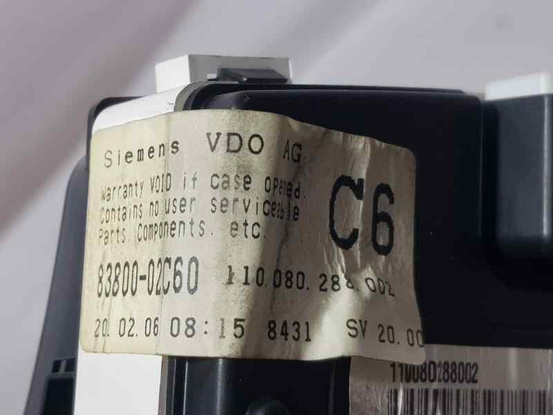 Recambio de cuadro instrumentos para toyota corolla (e12) 1.4 d-4d sol compact referencia OEM IAM 8380002C60 110080288002 SIEMEN