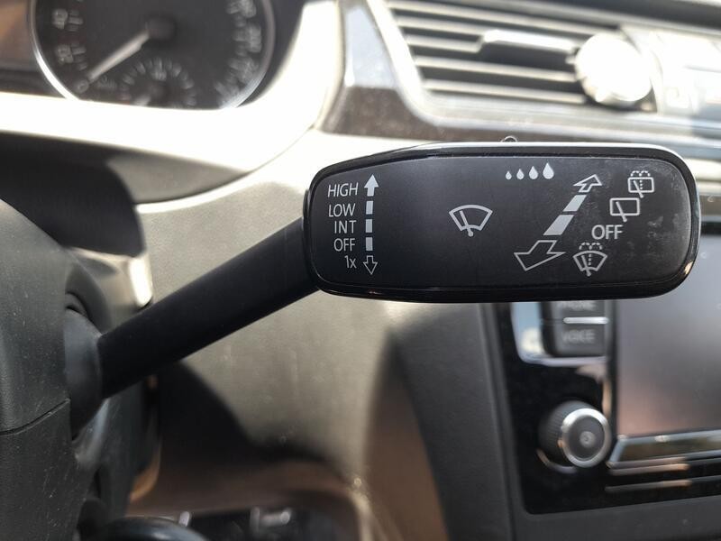 Recambio de mando luces y limpia para skoda rapid spaceback (nh1) 1.2 tsi referencia OEM IAM 6RA953513  