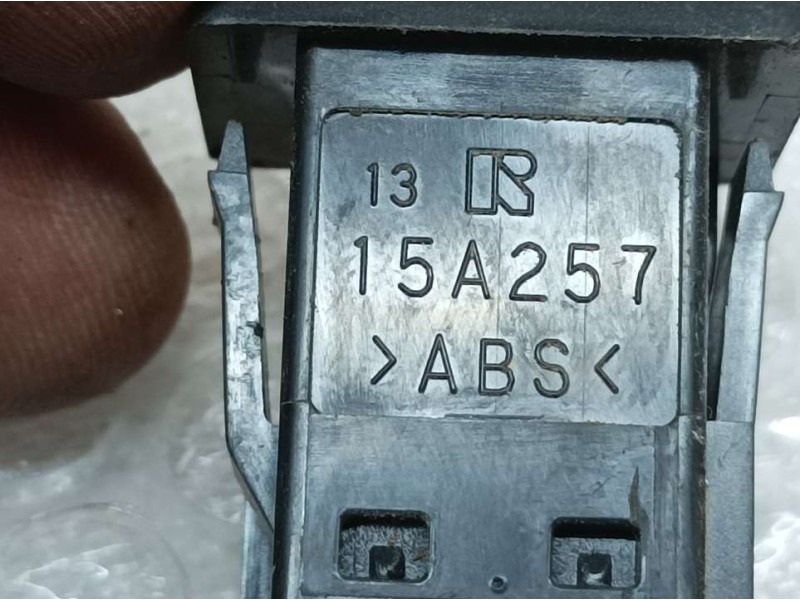 Recambio de interruptor para toyota land cruiser (j15) gx referencia OEM IAM 15A257  INTERRUPTOR SET