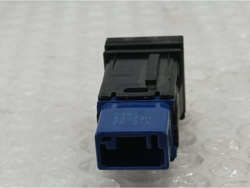 Recambio de interruptor para toyota land cruiser (j15) gx referencia OEM IAM D9825S23N  CONTROL DE TRACCION