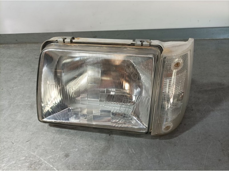 Recambio de faro izquierdo para seat marbella ce referencia OEM IAM 2701018  CON PILOTO REGULACION MANUAL