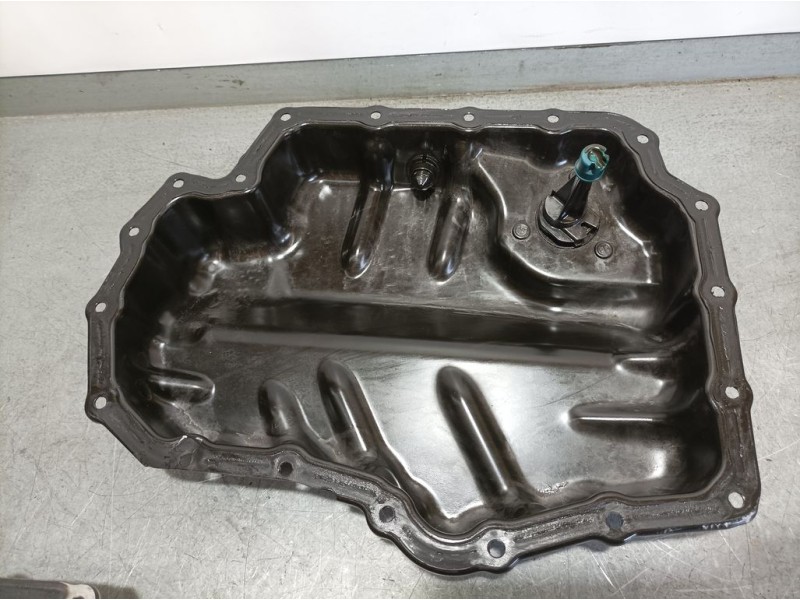 Recambio de carter para volkswagen caddy ocio 1.4 tgi (bivalent. gasolina / cng) referencia OEM IAM 04E103600B  