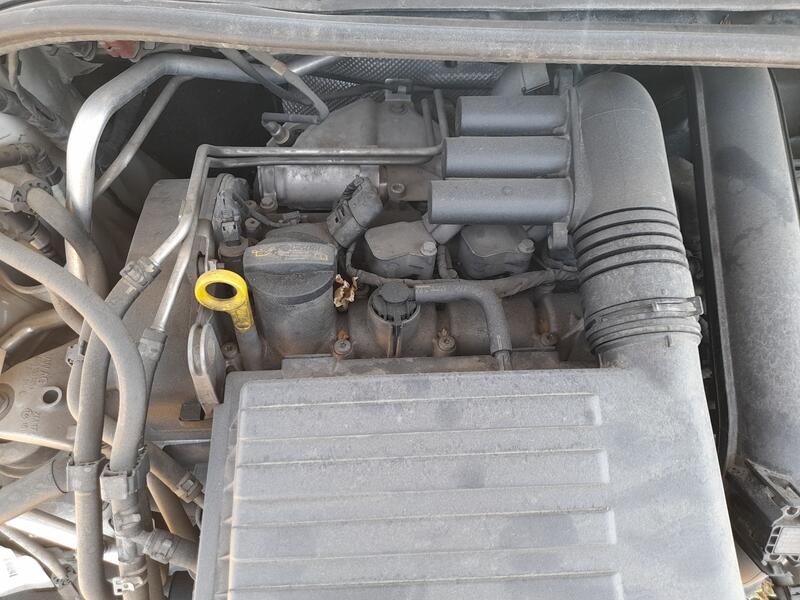 Recambio de motor completo para skoda rapid spaceback (nh1) 1.2 tsi referencia OEM IAM CJZC PENDIENTE REVISAR 