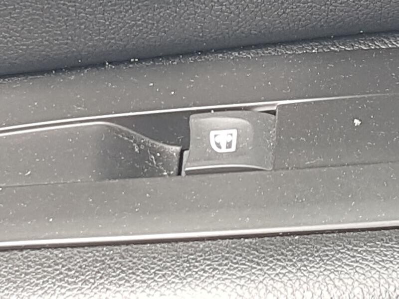 Recambio de mando elevalunas delantero derecho para renault megane iv hatchback (b9a/m/n_) 1.5 dci 110 (b9a3) referencia OEM IAM