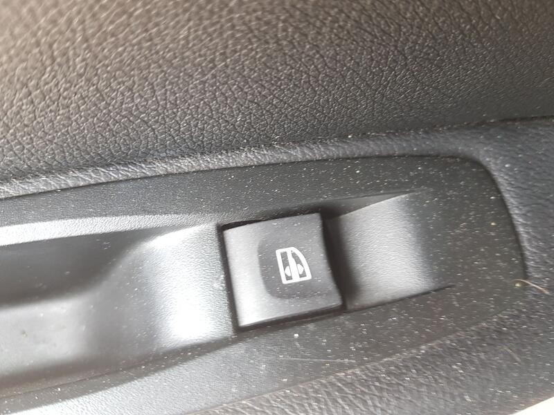 Recambio de mando elevalunas trasero izquierdo para renault megane iv hatchback (b9a/m/n_) 1.5 dci 110 (b9a3) referencia OEM IAM