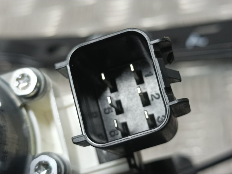 Recambio de elevalunas delantero derecho para ford focus lim. (cb8) trend referencia OEM IAM BM51A23200BF  ELECTRICO 6 PINS