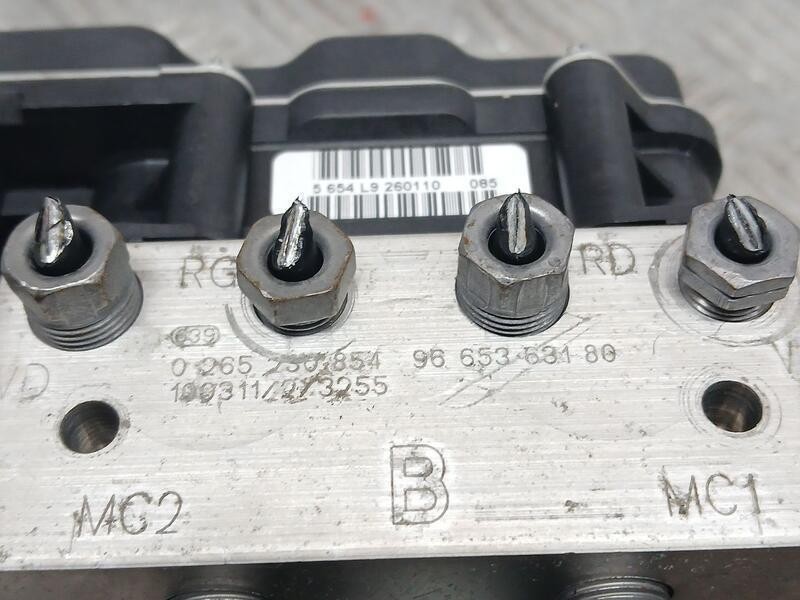 Recambio de abs para peugeot rcz basis referencia OEM IAM 9665363180 BOSCH 0265230854