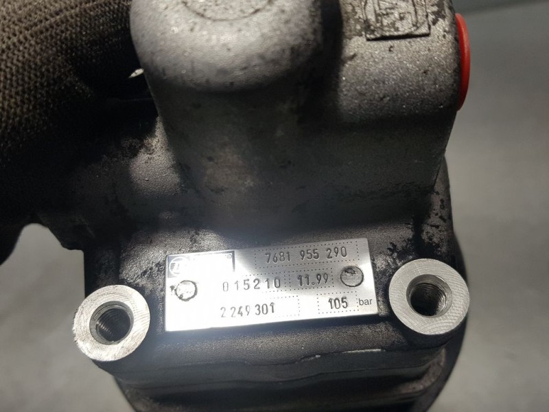 Recambio de bomba direccion para opel omega b elegance berlina referencia OEM IAM 2249301 7681955290 ZF