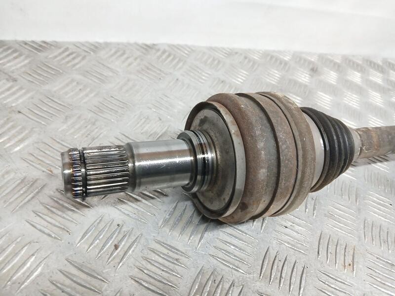 Recambio de transmision trasera derecha para lexus is200 (ds2/is2) 220d referencia OEM IAM 4233030160  