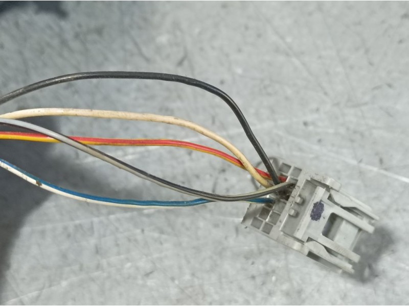 Recambio de retrovisor izquierdo para ford fiesta (cbk) futura referencia OEM IAM 1315843  ELECTRICO 5 CABLES ROZADO