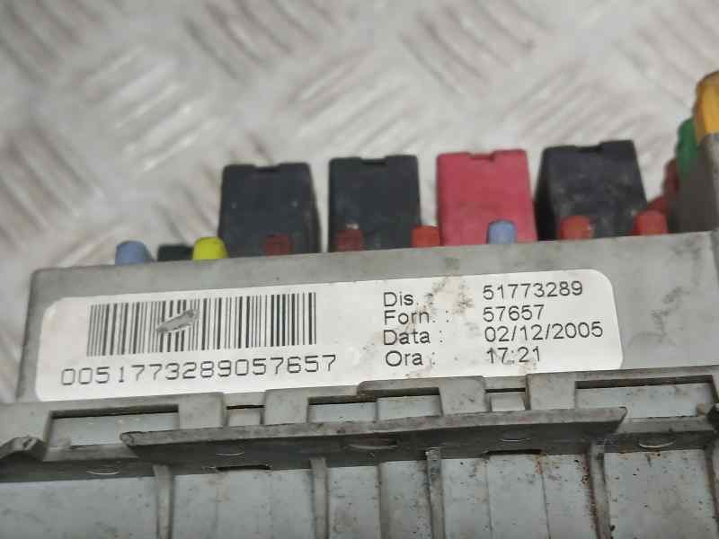 Recambio de caja reles / fusibles para fiat stilo (192) 1.9 120 dynamic multijet referencia OEM IAM 51773289  