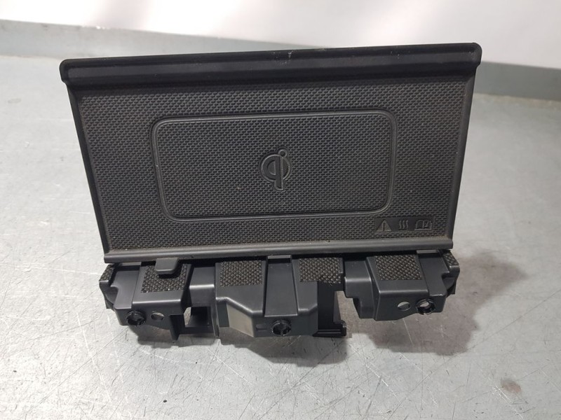 Recambio de cargador inductivo para hyundai kona pure referencia OEM IAM 95560J9000 3K5B301000 SEOYON CARGADOR TELEFONO