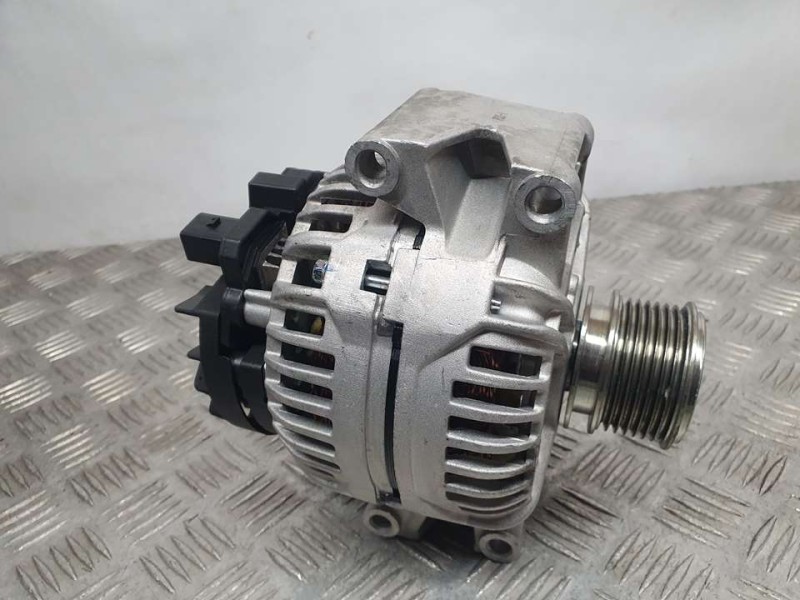 Recambio de alternador para mercedes-benz clase c (w204) familiar 180 t kompressor (204.246) referencia OEM IAM A2711541402  F86