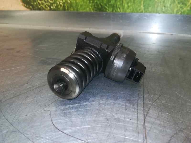 Recambio de inyector para seat leon (1p1) 2.0 tdi referencia OEM IAM 038130073AG 0414720215 BOSCH