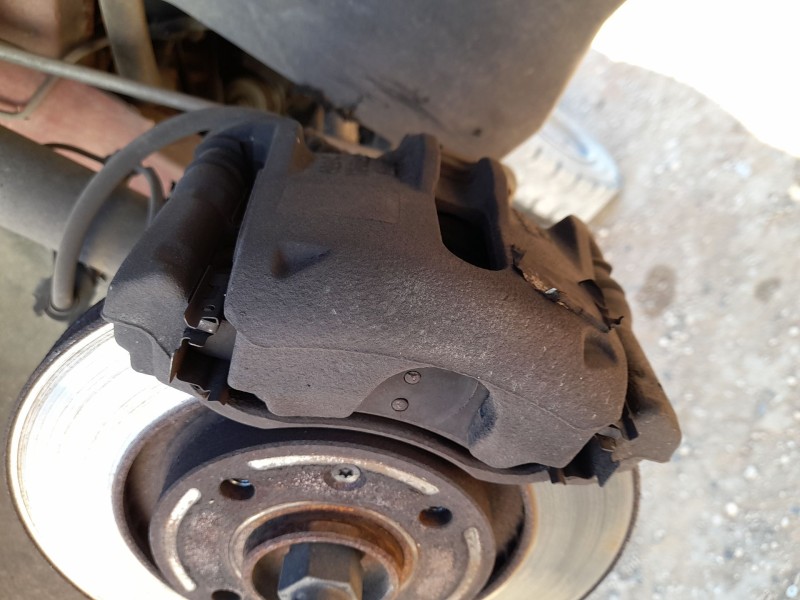 Recambio de pinza freno delantera derecha para peugeot 208 i (ca_, cc_) 1.4 hdi referencia OEM IAM 1617292180  