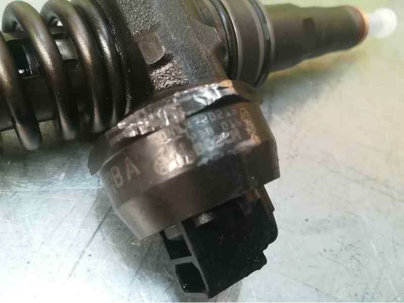 Recambio de inyector para seat leon (1p1) 2.0 tdi referencia OEM IAM 038130073AG 0414720215 BOSCH