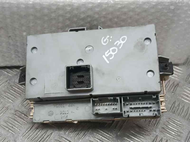 Recambio de caja reles / fusibles para fiat stilo (192) 1.9 120 dynamic multijet referencia OEM IAM 51755127 501209830030 MAGNET