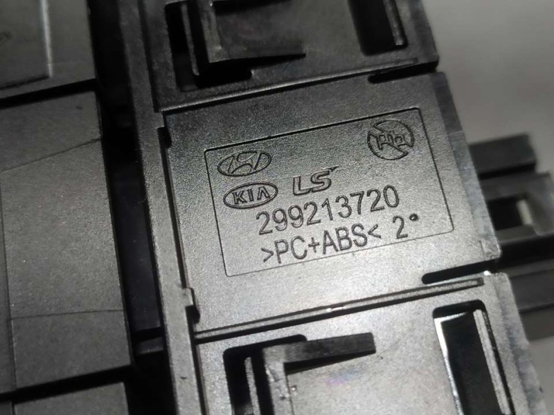 Recambio de mando multifuncion para hyundai i10 (ac3) essence referencia OEM IAM 93700K7060NNB 299213720 