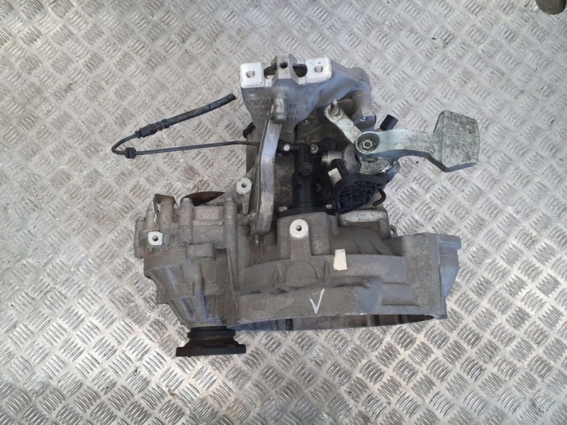 Recambio de caja cambios para volkswagen golf vi (5k1) advance referencia OEM IAM LLL 19118 5VELOCIDADES