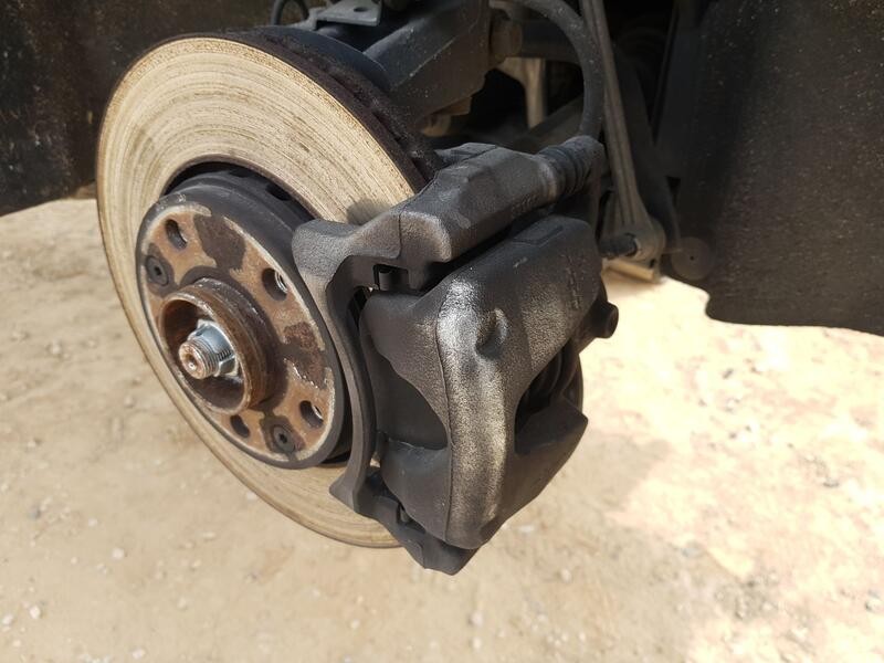 Recambio de pinza freno delantera derecha para renault megane iv hatchback (b9a/m/n_) 1.5 dci 110 (b9a3) referencia OEM IAM 4100