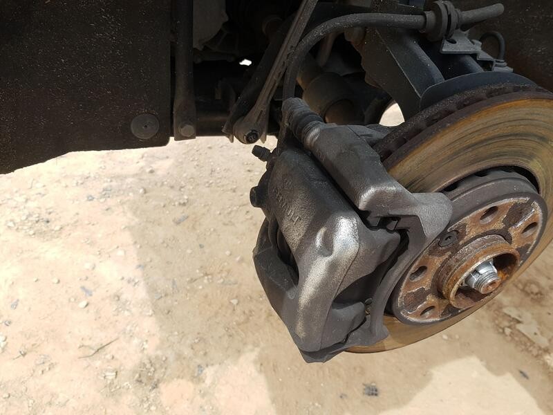 Recambio de pinza freno delantera izquierda para renault megane iv hatchback (b9a/m/n_) 1.5 dci 110 (b9a3) referencia OEM IAM 41