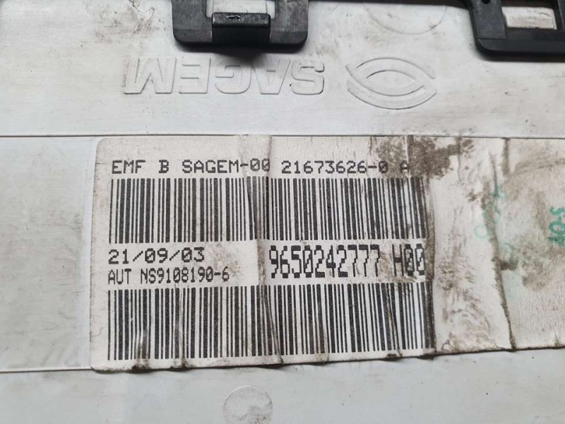 Recambio de pantalla multifuncion para citroën xsara berlina 2.0 hdi exclusive (66kw) referencia OEM IAM 9650242777 216736260 