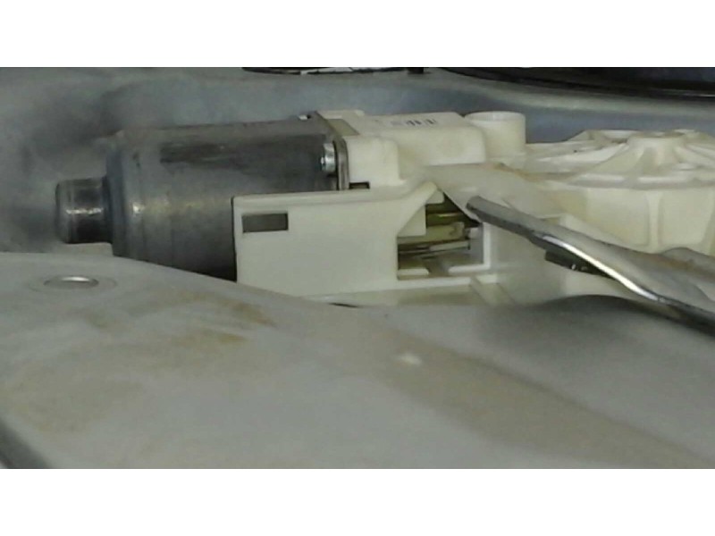 Recambio de elevalunas delantero izquierdo para ford focus sportbreak (cap) 1.8 tdci turbodiesel cat referencia OEM IAM 4M51A203