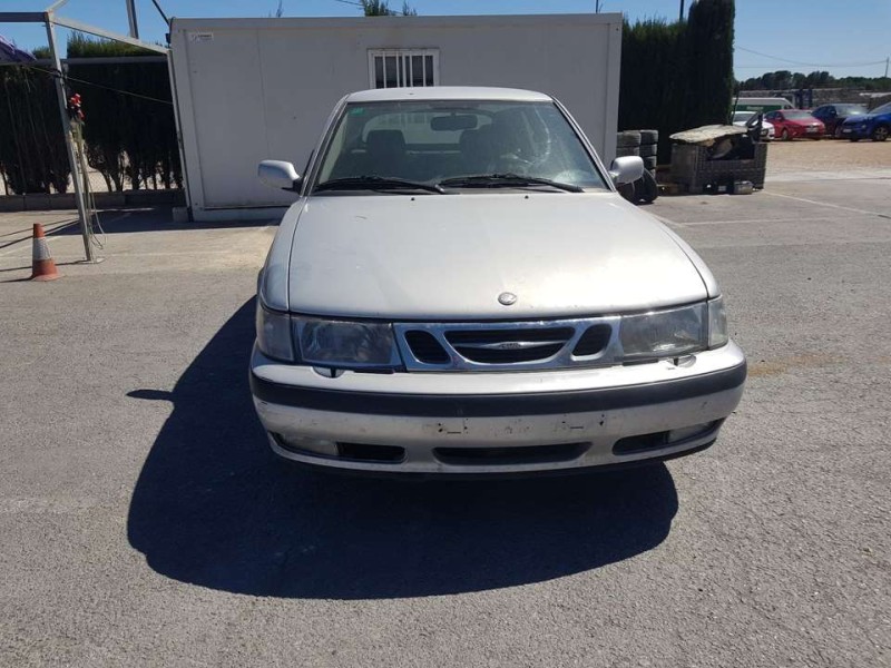 saab 9-3 berlina del año 2001