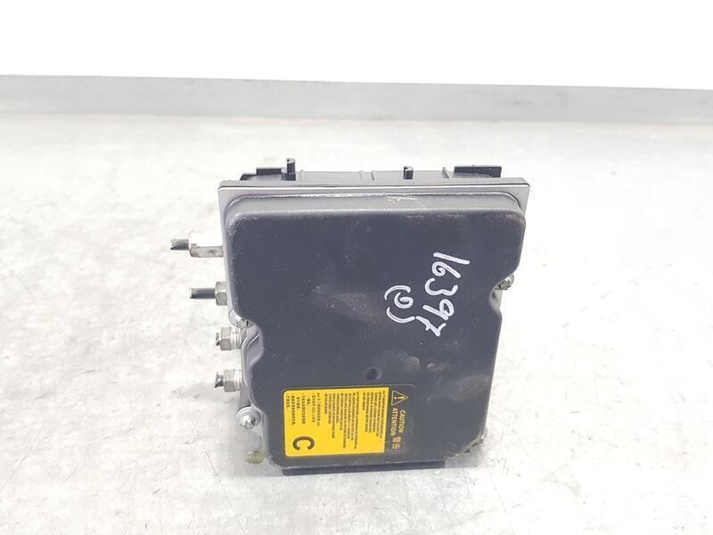 Recambio de abs para toyota auris edition referencia OEM IAM 445400218  