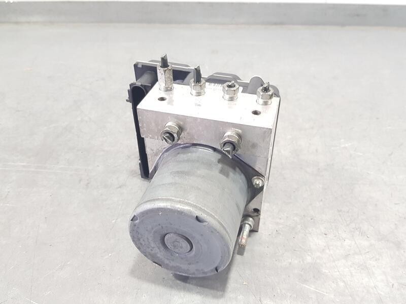 Recambio de abs para toyota auris edition referencia OEM IAM 445400218  