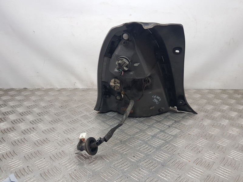 Recambio de piloto trasero derecho para hyundai accent iii (mc) 1.5 crdi gls referencia OEM IAM 924011E221 ROZADO 