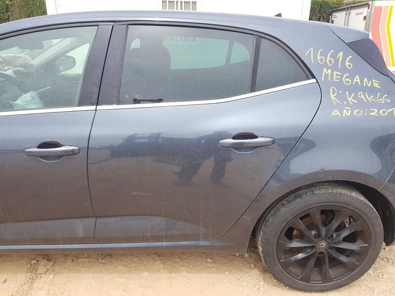 Recambio de puerta trasera izquierda para renault megane iv hatchback (b9a/m/n_) 1.5 dci 110 (b9a3) referencia OEM IAM 821015121