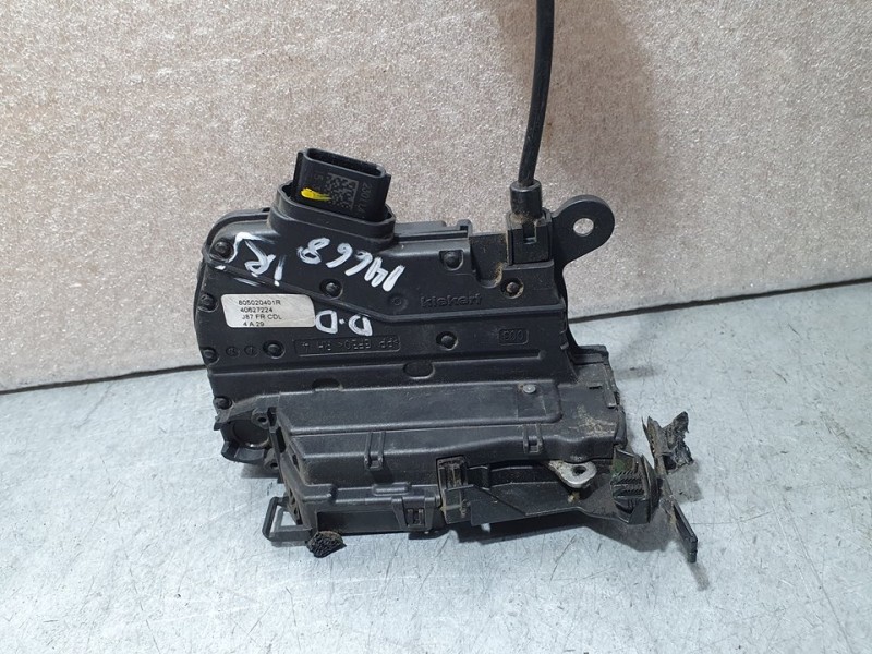 Recambio de cerradura puerta delantera derecha para renault captur life referencia OEM IAM 805020401R 40627224 