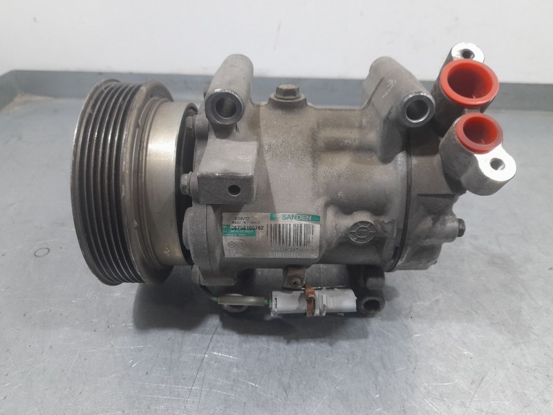 Recambio de compresor aire acondicionado para renault clio iii (br0/1, cr0/1) 1.5 dci (br17, cr17) referencia OEM IAM 8200651251