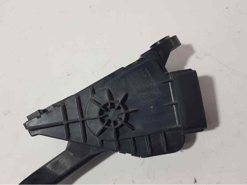 Recambio de potenciometro pedal para toyota prius (nhw20) basis referencia OEM IAM 7812047050  