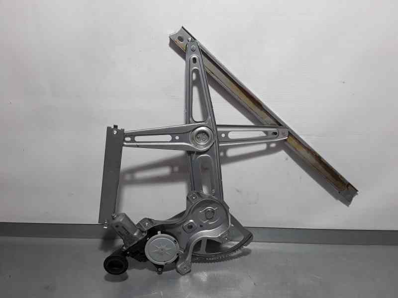 Recambio de elevalunas delantero derecho para toyota yaris active hybrid referencia OEM IAM  6 PINS ELECTRICO