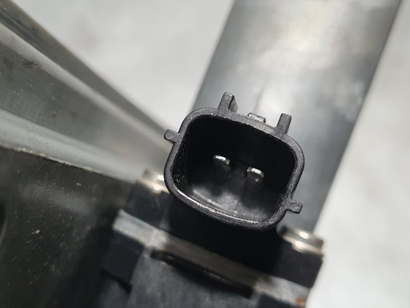 Recambio de elevalunas trasero izquierdo para renault captur life referencia OEM IAM SIN REF  ELECTRICO 2 PINES