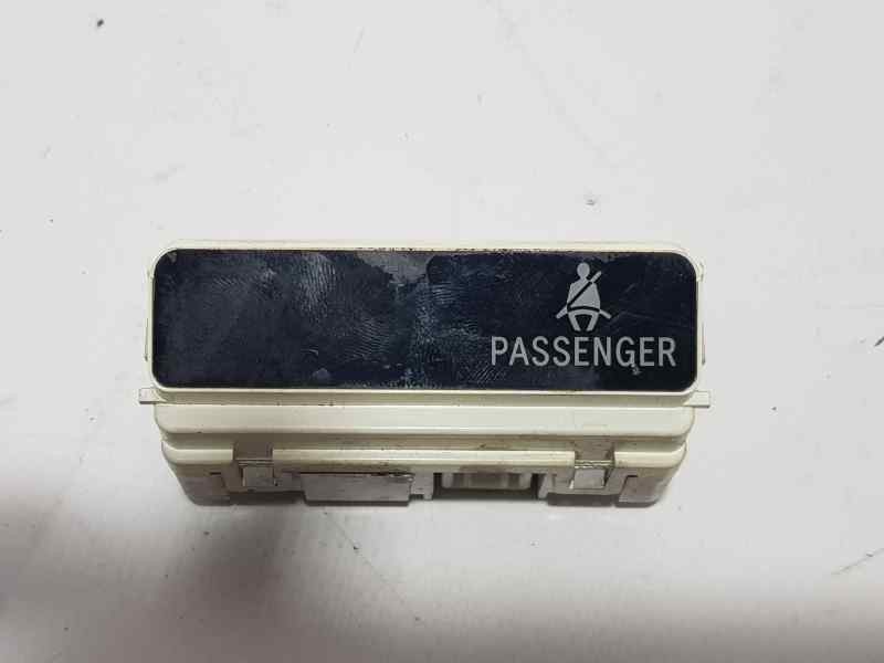 Recambio de pantalla multifuncion para toyota prius (nhw20) basis referencia OEM IAM 8395047010  CINTURON ACOMPAÑANTE