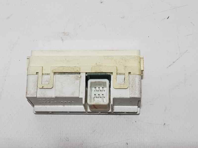 Recambio de pantalla multifuncion para toyota prius (nhw20) basis referencia OEM IAM 8395047010  CINTURON ACOMPAÑANTE