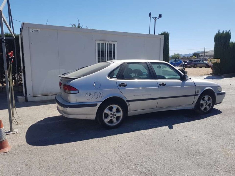 saab 9-3 berlina del año 2001