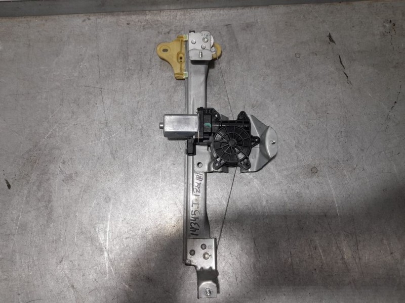 Recambio de elevalunas trasero izquierdo para renault captur zen referencia OEM IAM 827012973R  ELECTRICO 2 PINES