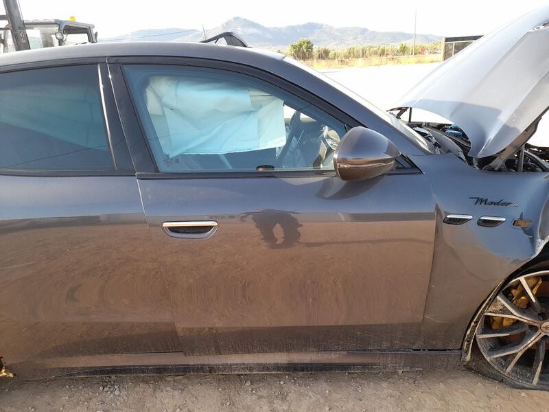 Recambio de puerta delantera derecha para maserati grecale modena mild hybrid q4 referencia OEM IAM   